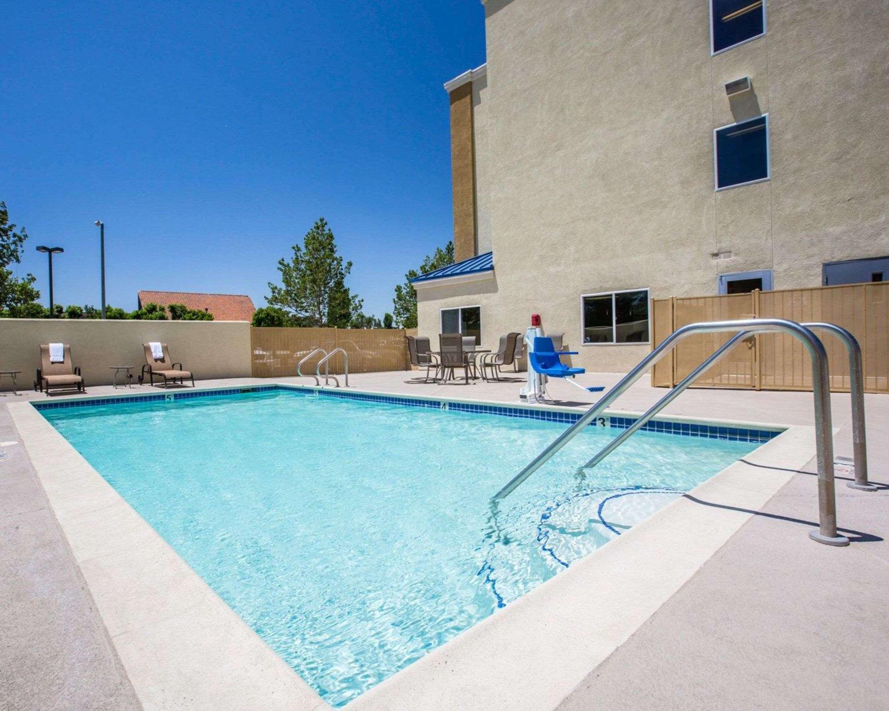 Comfort Suites Victorville-Hesperia Luaran gambar